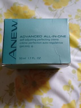 Advanced All-In-One Self-Adjusting Perfecting Creme SPF 15 —  Opened Never Worn